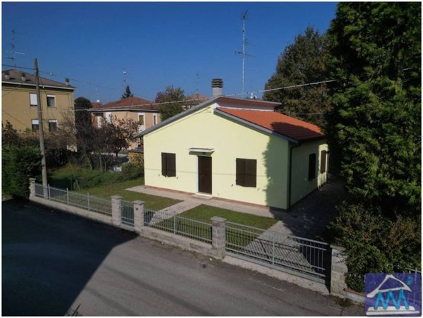 casa indipendente in vendita a Fabbrico