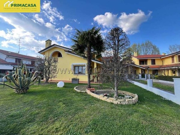 casa indipendente in vendita a Fabbrico