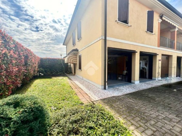 casa indipendente in vendita a Fabbrico