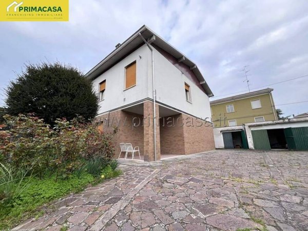 casa indipendente in vendita a Fabbrico