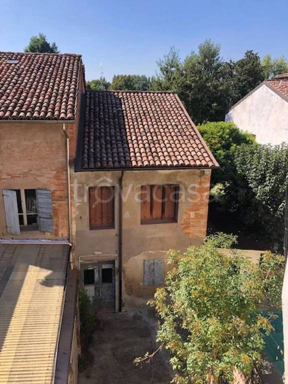 casa indipendente in vendita a Fabbrico