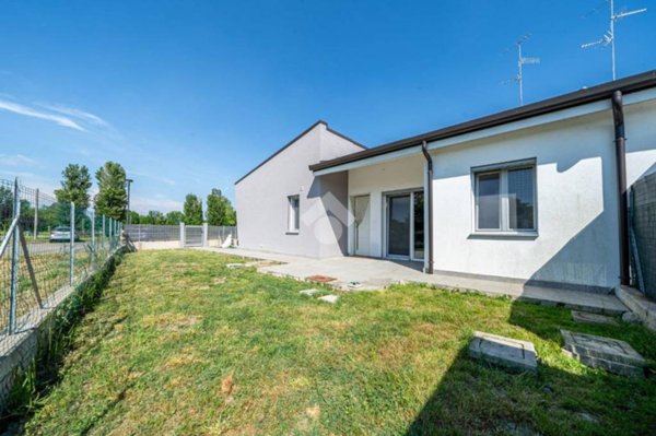 casa indipendente in vendita a Fabbrico