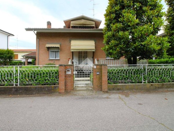 casa indipendente in vendita a Fabbrico