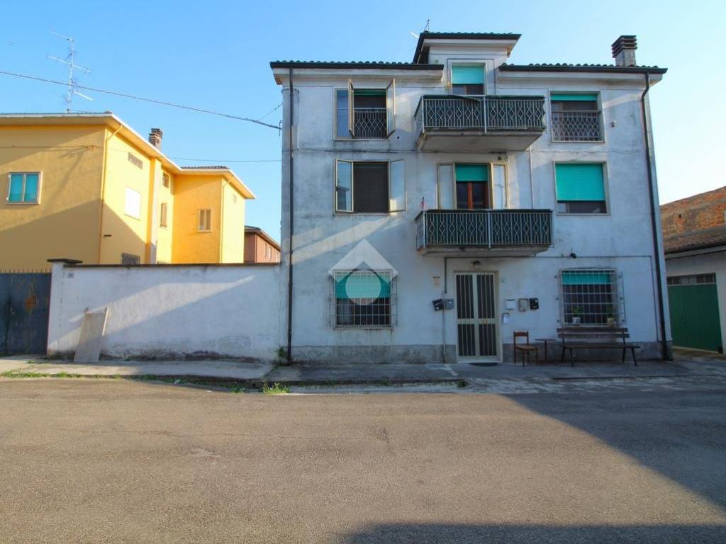 casa indipendente in vendita a Fabbrico