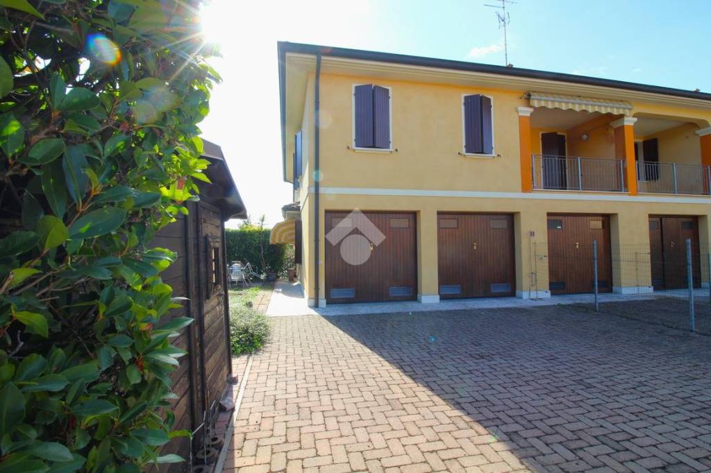 casa indipendente in vendita a Fabbrico