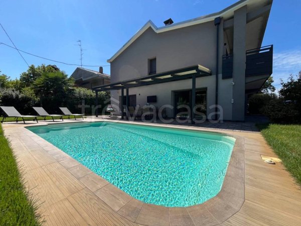 casa indipendente in vendita a Fabbrico