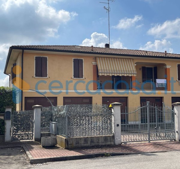 casa indipendente in vendita a Fabbrico