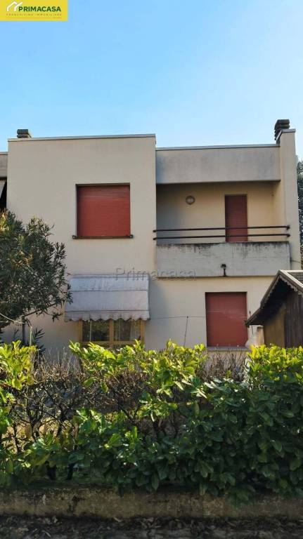 casa indipendente in vendita a Fabbrico