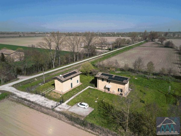 casa indipendente in vendita a Fabbrico in zona San Genesio