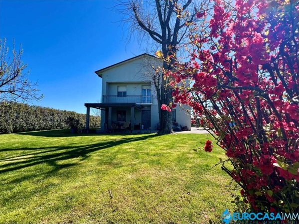 casa indipendente in vendita a Fabbrico