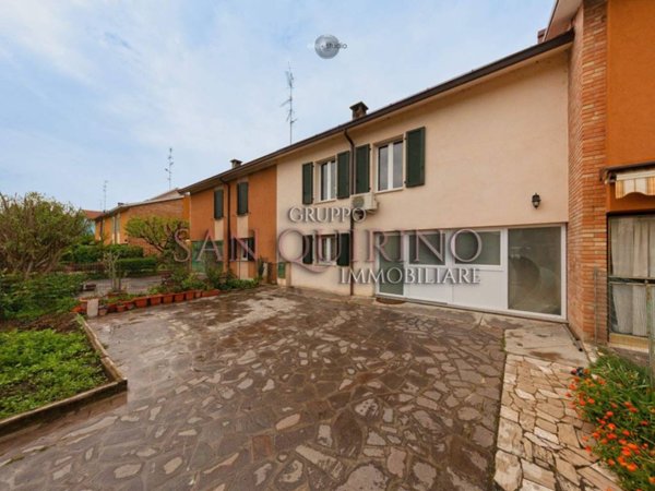 casa indipendente in vendita a Fabbrico in zona Ponte Bisciolino