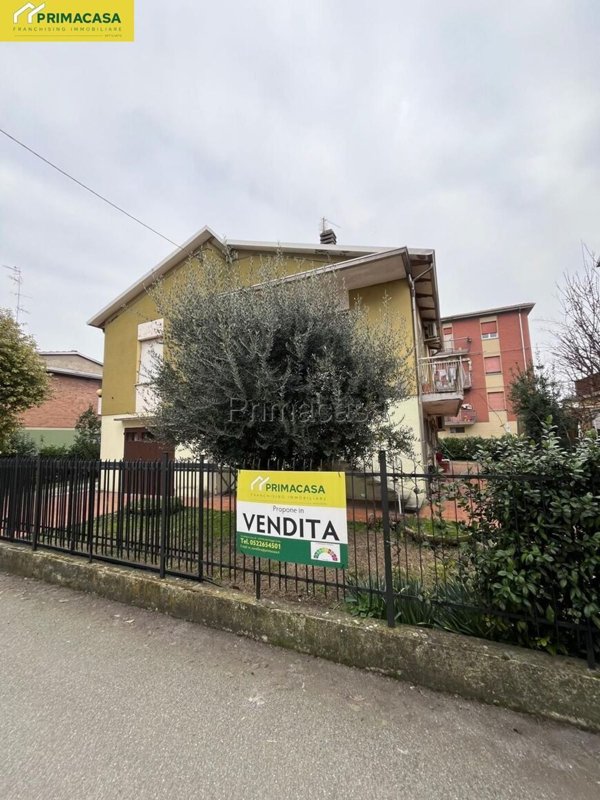 casa indipendente in vendita a Fabbrico in zona Ponte Bisciolino