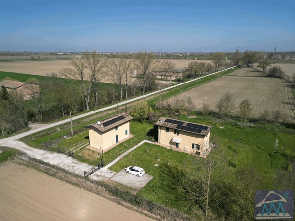 casa indipendente in vendita a Fabbrico in zona San Genesio