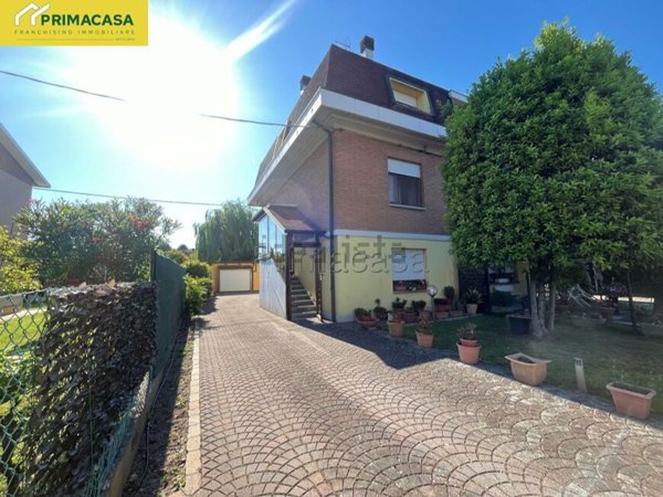 casa indipendente in vendita a Fabbrico in zona Ponte Bisciolino