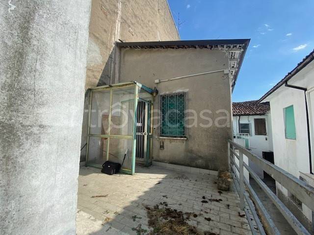 appartamento in vendita a Fabbrico in zona Ponte Bisciolino
