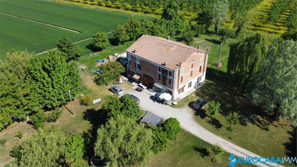 casa indipendente in vendita a Fabbrico in zona Ponte Bisciolino