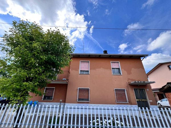 casa indipendente in vendita a Gattatico in zona Taneto