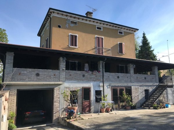 casa indipendente in vendita a Gattatico