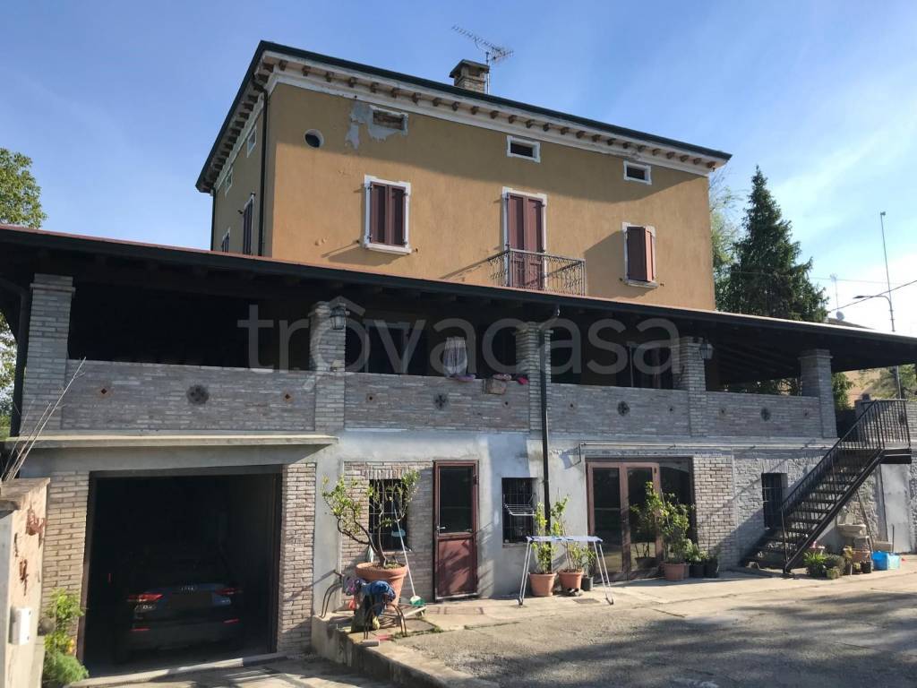 casa indipendente in vendita a Gattatico