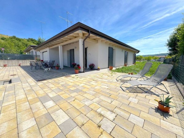 casa indipendente in vendita a Gattatico