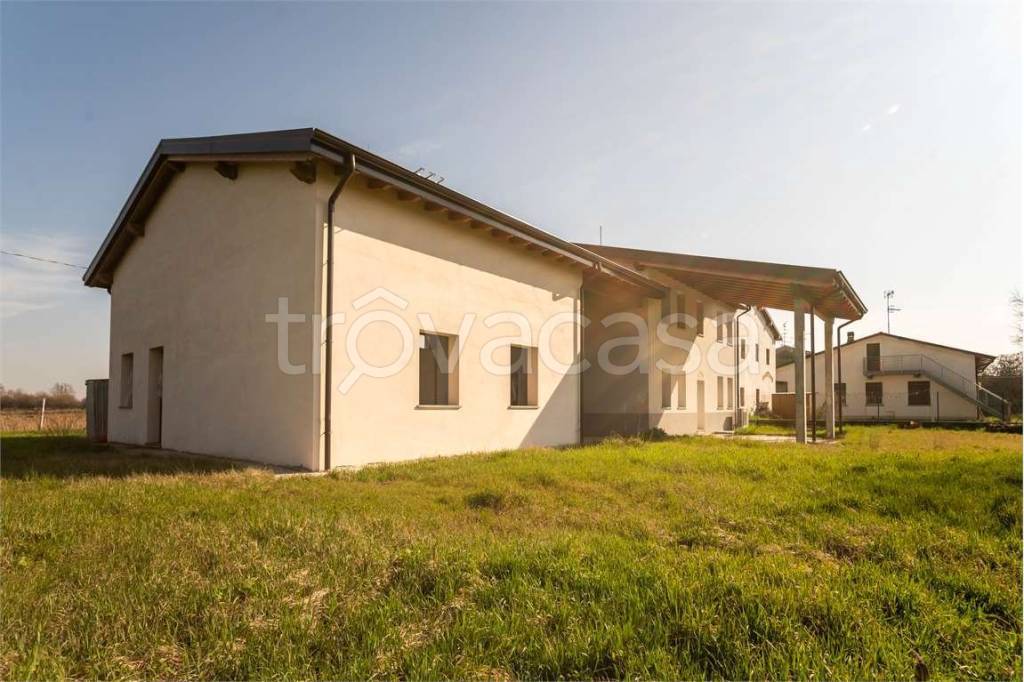 casa indipendente in vendita a Gattatico