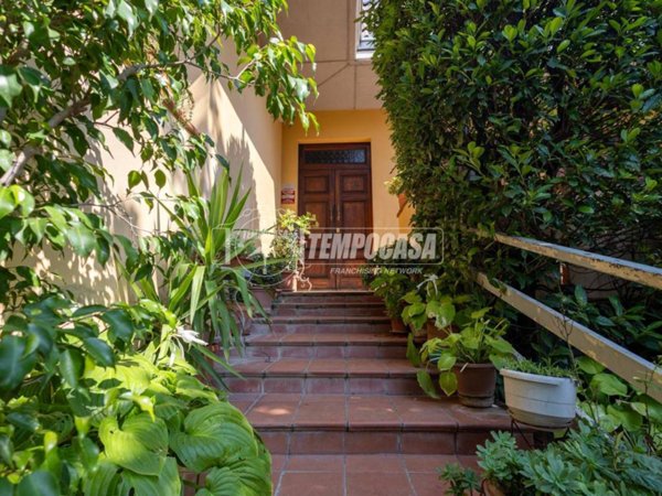 casa indipendente in vendita a Gattatico