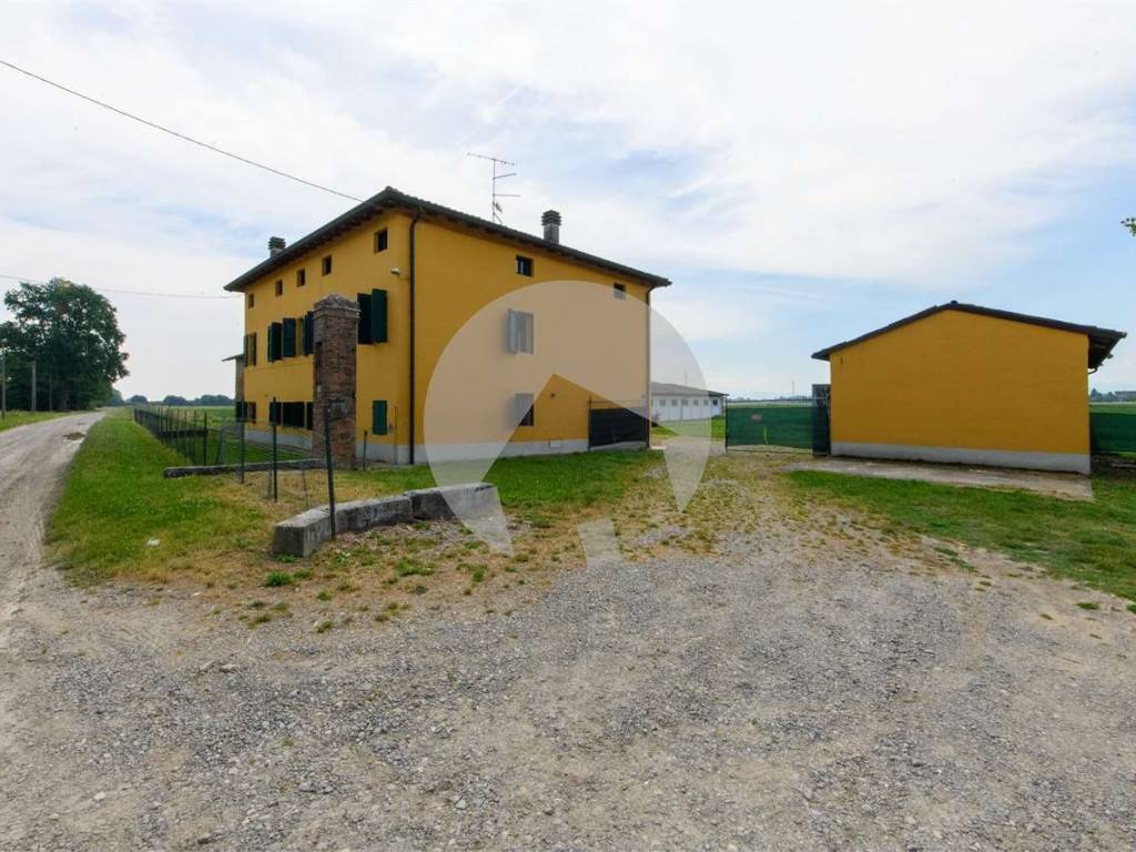casa indipendente in vendita a Gattatico