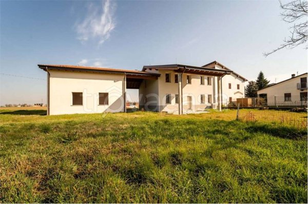 casa indipendente in vendita a Gattatico