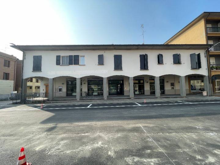 negozio in vendita a Gattatico