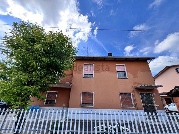 casa indipendente in vendita a Gattatico in zona Taneto