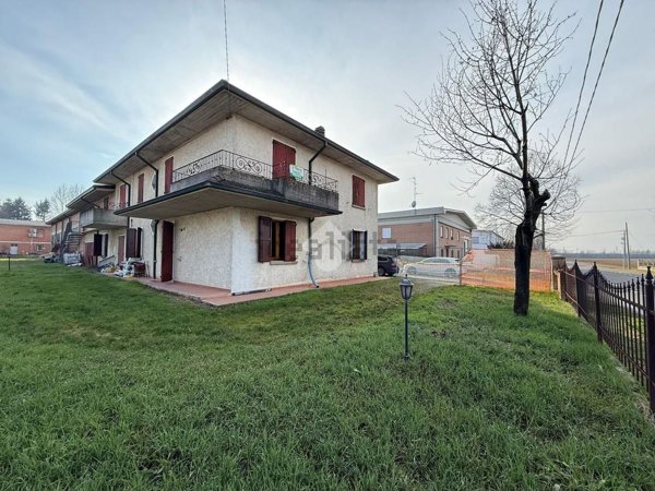 casa indipendente in vendita a Gattatico in zona Praticello