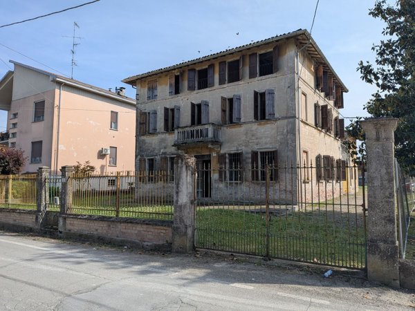 casa indipendente in vendita a Gattatico