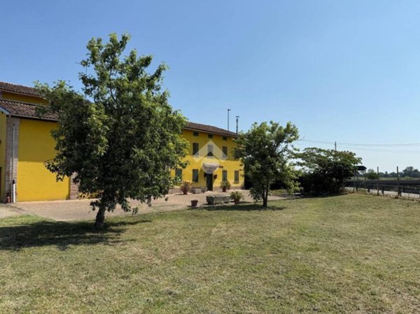casa indipendente in vendita a Gattatico