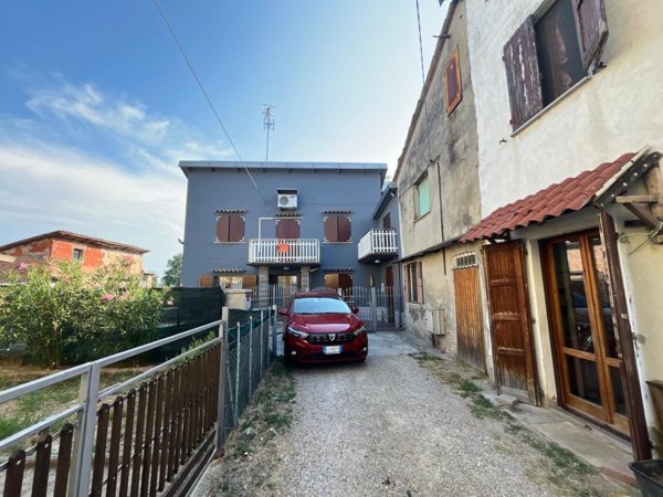 casa indipendente in vendita a Gattatico in zona Nocetolo