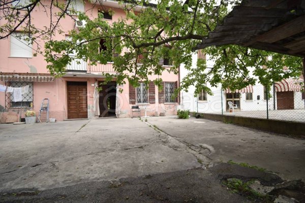 casa indipendente in vendita a Gualtieri