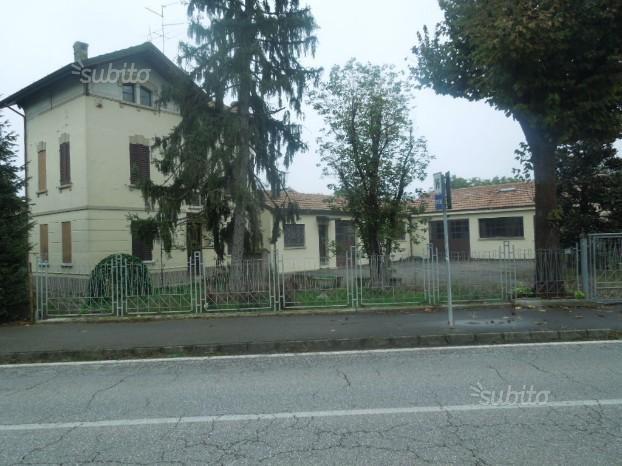 casa indipendente in vendita a Gualtieri in zona Santa Vittoria