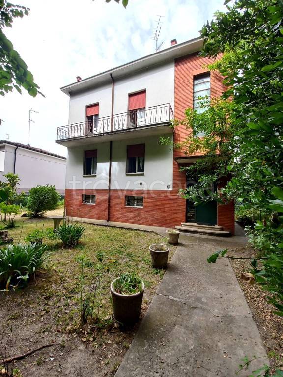 casa indipendente in vendita a Gualtieri