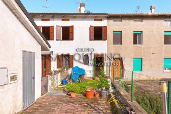 casa indipendente in vendita a Gualtieri