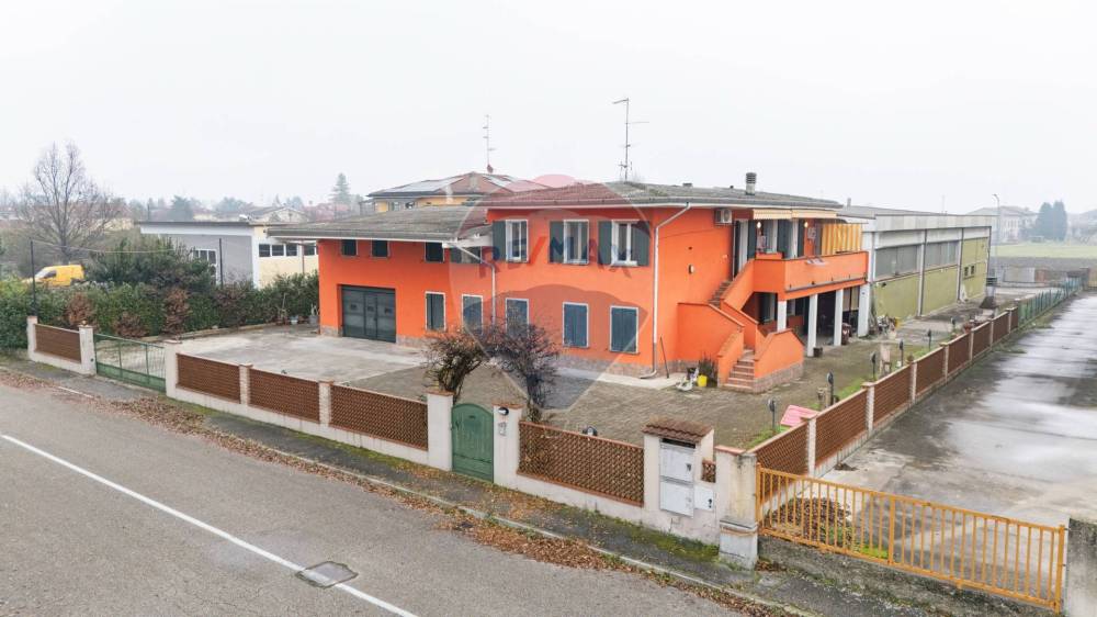 casa indipendente in vendita a Gualtieri