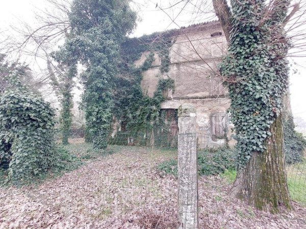 casa indipendente in vendita a Gualtieri