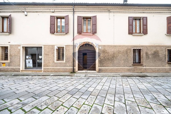 casa indipendente in vendita a Gualtieri