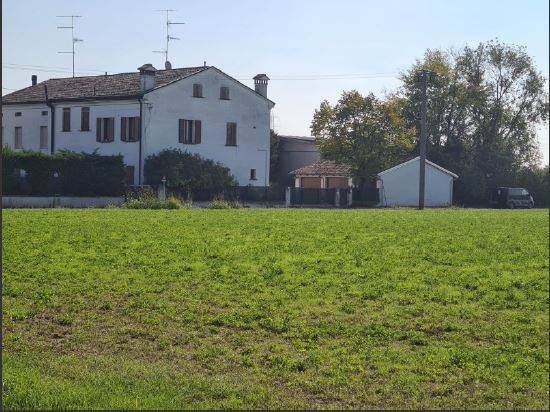 casa indipendente in vendita a Gualtieri in zona Pieve Saliceto