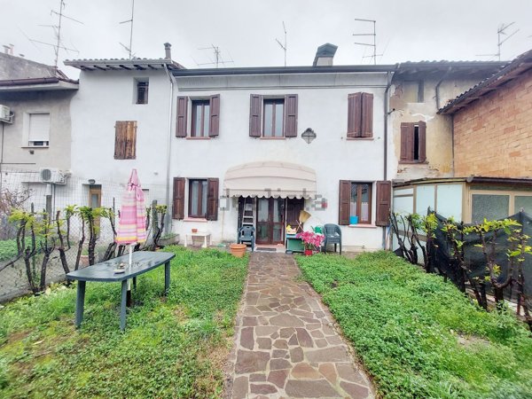 casa indipendente in vendita a Gualtieri
