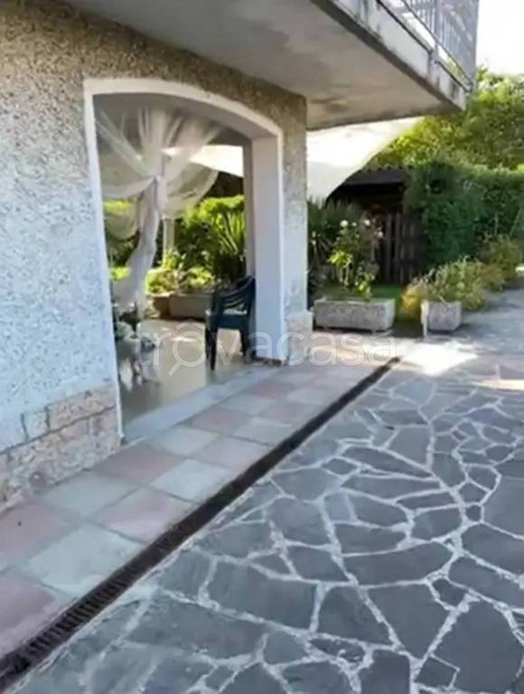 casa indipendente in vendita a Gualtieri in zona Santa Vittoria