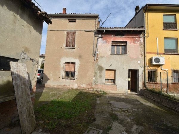 casa indipendente in vendita a Gualtieri