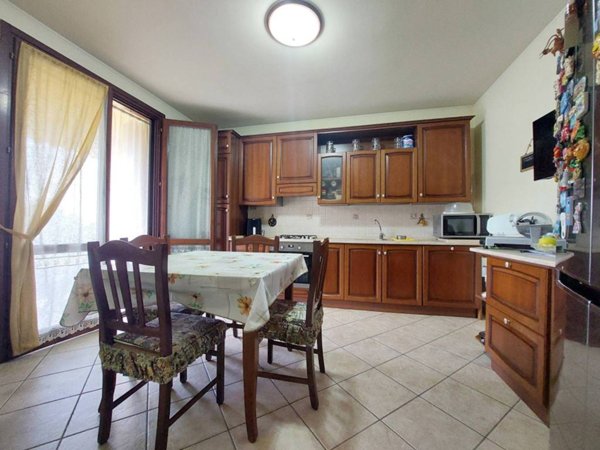 appartamento in vendita a Gualtieri in zona Santa Vittoria