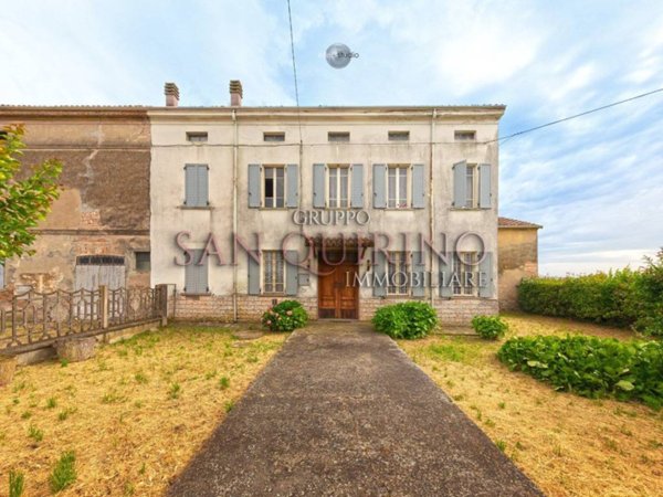 casa indipendente in vendita a Gualtieri