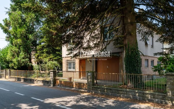 appartamento in vendita a Gualtieri in zona Santa Vittoria