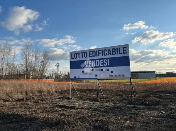 terreno edificabile in vendita a Gualtieri