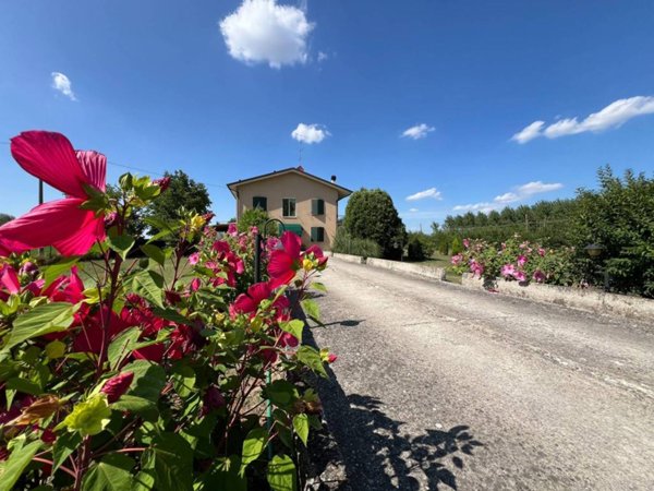 casa indipendente in vendita a Gualtieri
